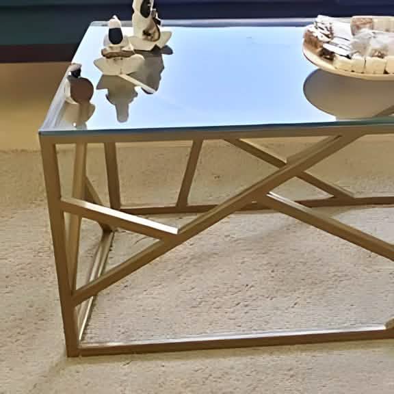 أثاث مهوي - طاولة قهوة زجاج بتصميم مميز