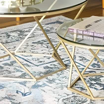 أثاث مهوي - طاولة قهوة بسطح زجاج بتصميم مودرن